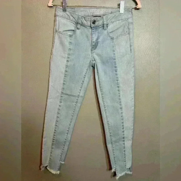 American Eagle Super‎ Stretch Jeggjng Crop Light Two Toned Wash Size 2 - Picture 1 of 5